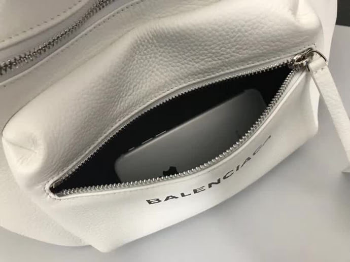 BALENCIAG巴黎世家 頂級原單質量 摔紋小牛皮 胸包 腰包 男女同款 4N1000  BL1319